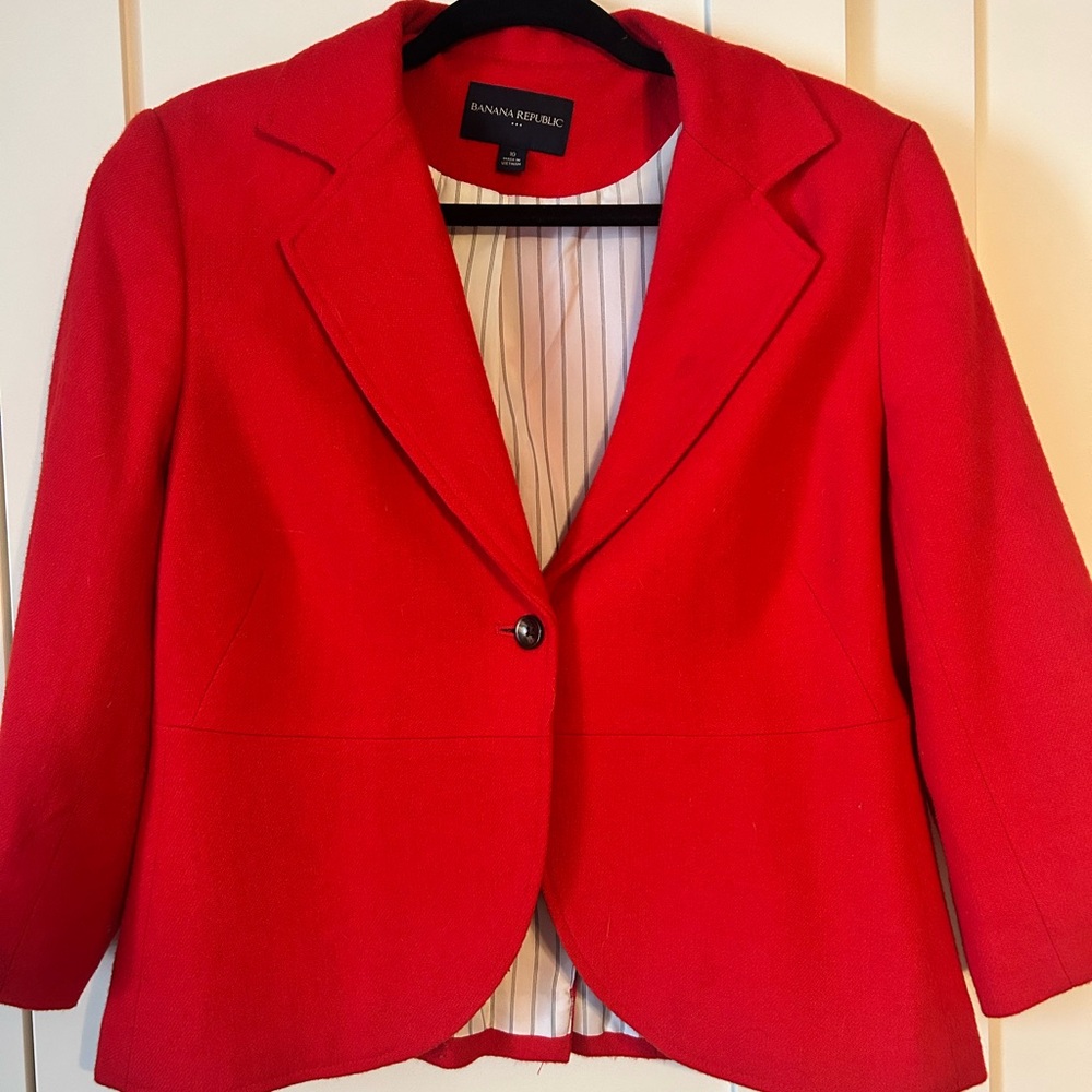 Beautiful Red Wool Lined Blazer banana Republic Size 10